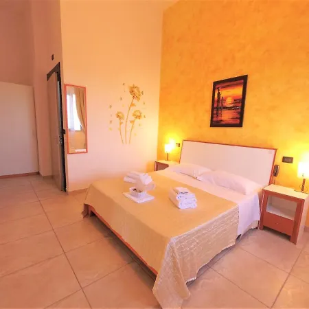 Alba Chiara Sant'andrea Salento מלון 3*