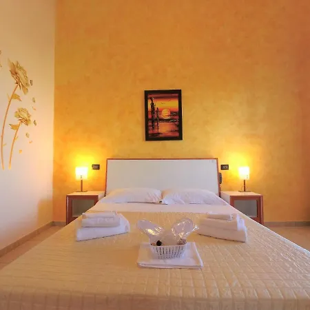 Alba Chiara Sant'andrea Salento מלון 3*