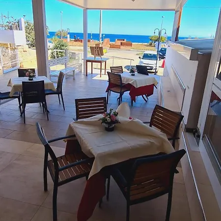Alba Chiara Sant'andrea Salento מלון 3*